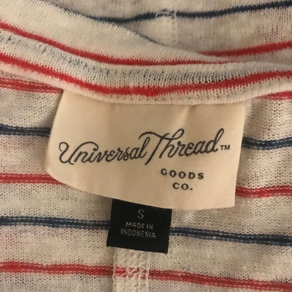 Universal Threads Blouse - Picture 3 of 4